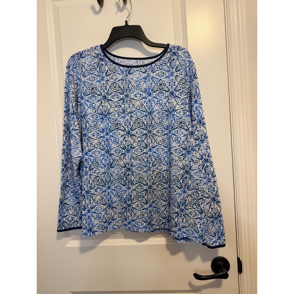 Lands End Rash Guard Women 1X 16W-18W Blue Medallion Long Sleeve Swim Top UPF50+